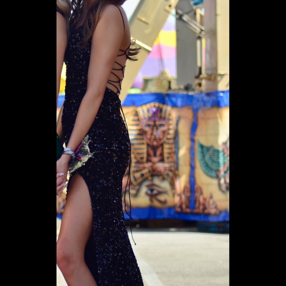 Elegant Black Sequin Evening Dress